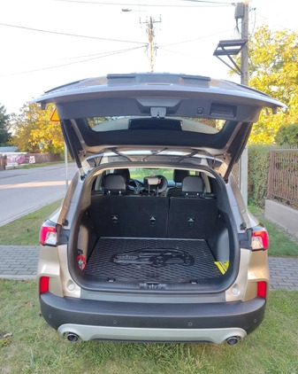 Ford Kuga cena 116900 przebieg: 33000, rok produkcji 2020 z Kobyłka małe 106
